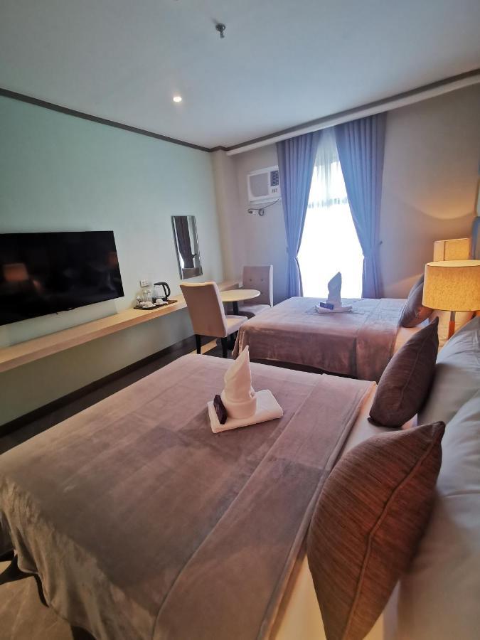 Yes Hotel Pandi Bulacan Esterno foto