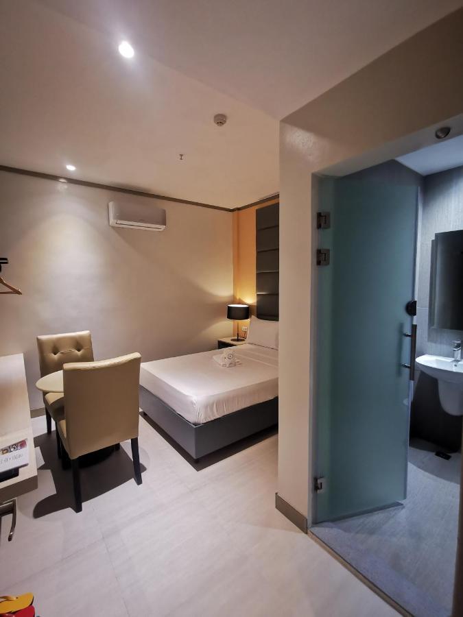 Yes Hotel Pandi Bulacan Esterno foto