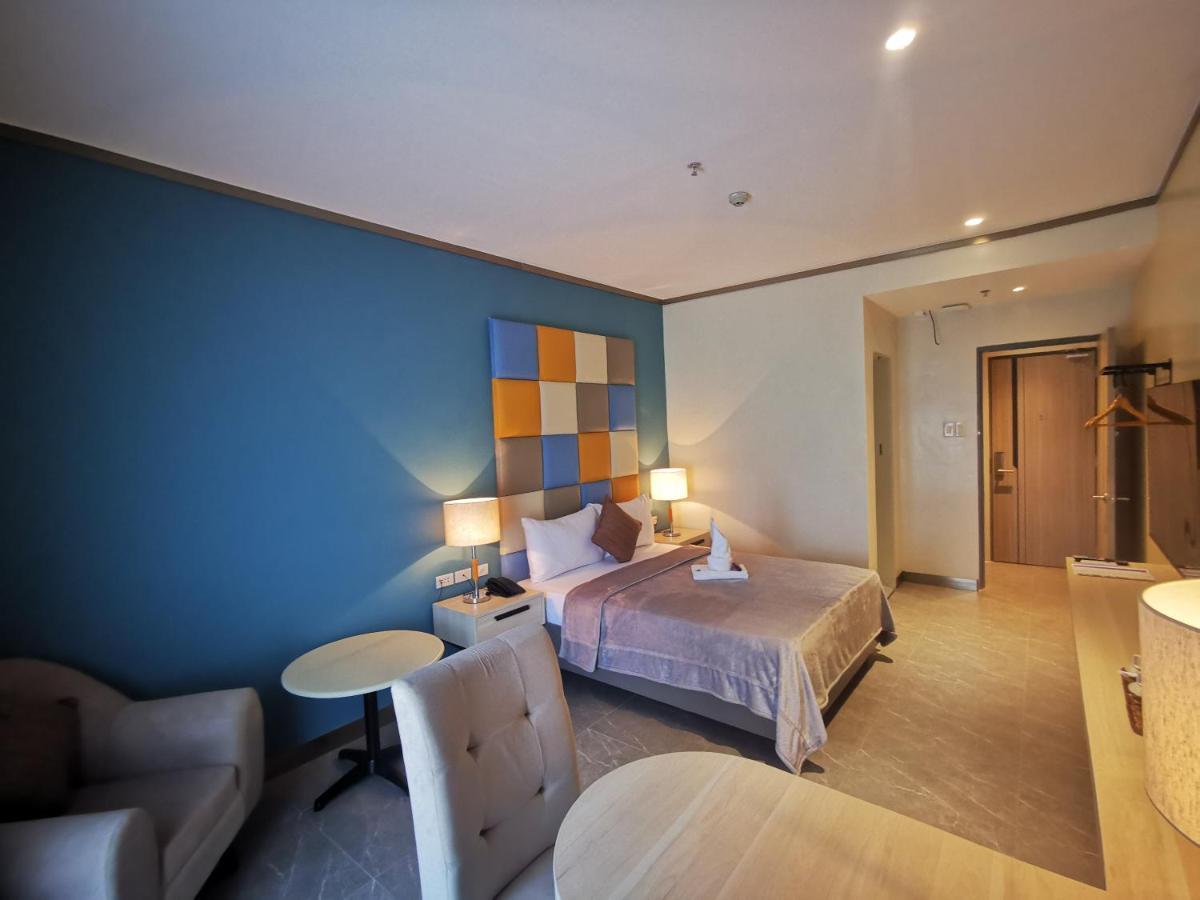 Yes Hotel Pandi Bulacan Esterno foto